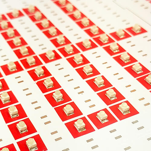 チップLEDを囲んで反射シートを貼っています